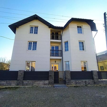 Harmony Bed & Breakfast Lazeshchyna Bagian luar foto